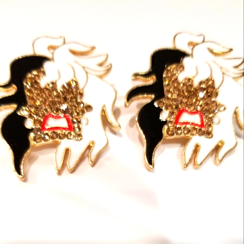 NOT Baublebar or Disney but very similar to them